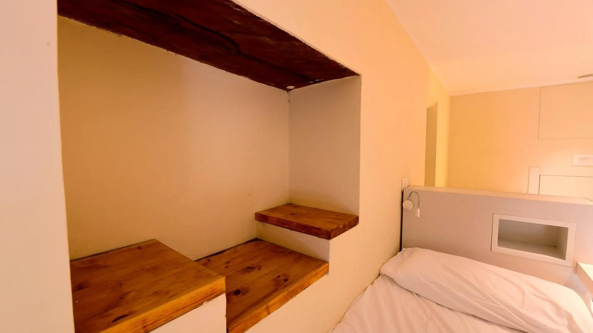 Little Italy Hostel Ex Chiesa S Donato